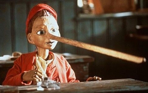 可等她看到木偶脸也变了,         