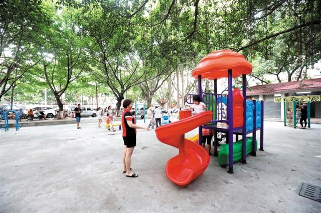 社区公园儿童游乐场