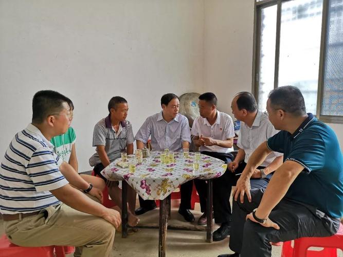 广东省工商局麦教猛局长赴南雄中站村对口扶贫点调研慰问