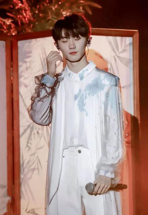 马嘉祺高音唱爆设备婉转音调牵动人心毋庸置疑的全能唱将