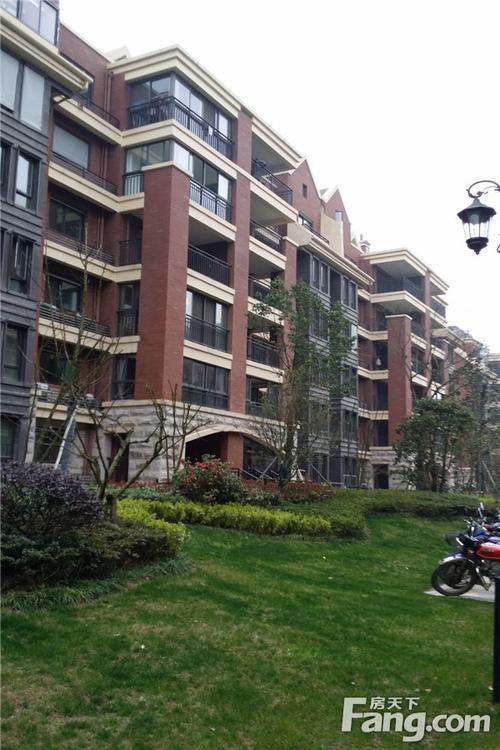 环境: 服务: 人均消费:6100 商户描述:橡树城项目位于溧水经济开发区