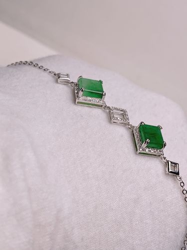 18k金镶嵌 冰润飘辣色翡翠手链