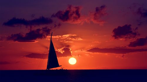 唯美意境绚烂日落逆光人物剪影桌面壁纸第一辑