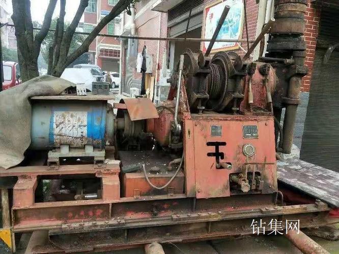 出售信息:出售长沙飞碟钻机300,带主杆,电动机,钻塔