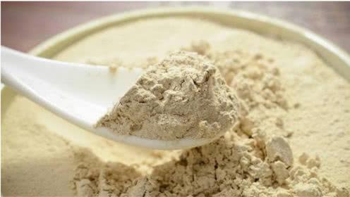 三七粉配点蜂蜜,制成面膜使用,肌肤光滑白净