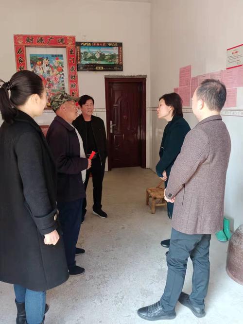 2021年2月7日,县委常委赵似珍,政协副主席罗小刚,在新丰乡乡长黄澜