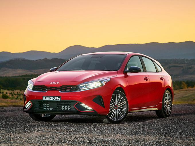 起亚全新轿车正式发布搭16t引擎造型酷似k3内配悬浮式大屏