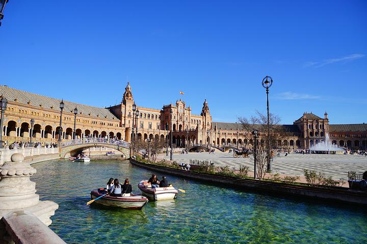 不同时间段的西班牙广场