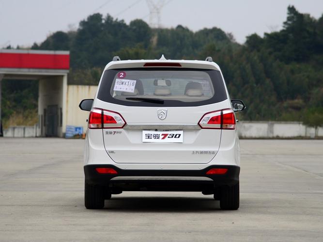 上汽通用五菱 宝骏730 2015款 1.8l 手动豪华导航esp版 7座