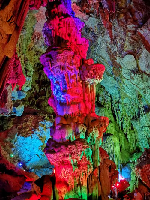 南滇一绝"白龙洞"