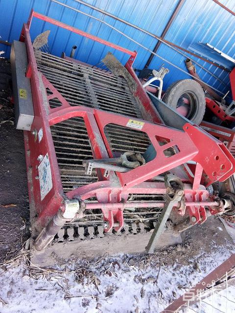 出售:洪珠牌土豆播种机和洪珠土豆收获机