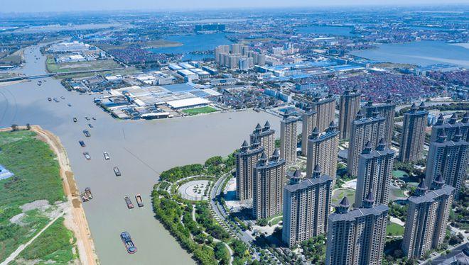 研究中心发布的2021年"中国百强区",苏州吴江区首次进入百强区前十,位