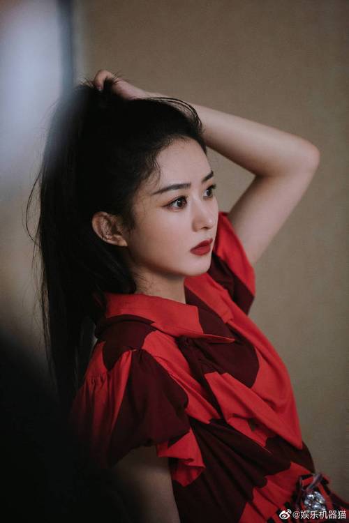 赵丽颖国潮造型大片#红色和颖宝这适配度太牛了,高马尾发型真的是酷