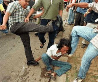 奸杀烧抢印尼丧尽天良的排华还有没有人管中国看我的