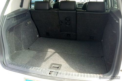 大众途观后备箱