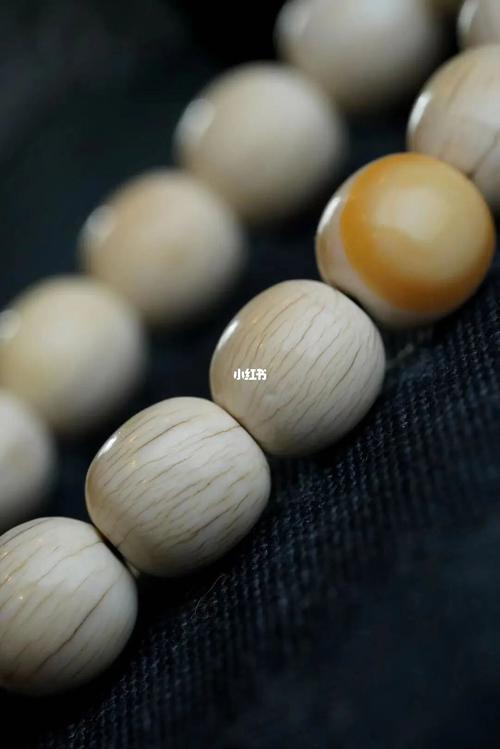 大个兒文玩-程越: 【百年 老牙手串】 清代百年老牙手串,我对老牙类