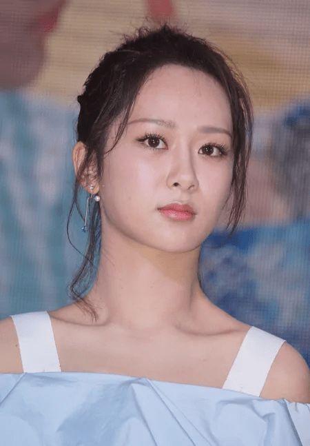 零绯闻的90后女星杨紫迪丽热巴上榜而她宠粉才不谈恋爱