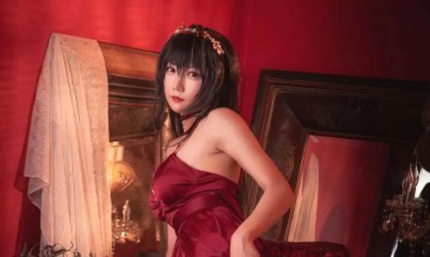 碧蓝航线大凤cos照来袭,黑长直好美,红色裙摆尽显丝滑