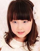 天真可爱的小女孩短发设计 展现魅力儿童形象