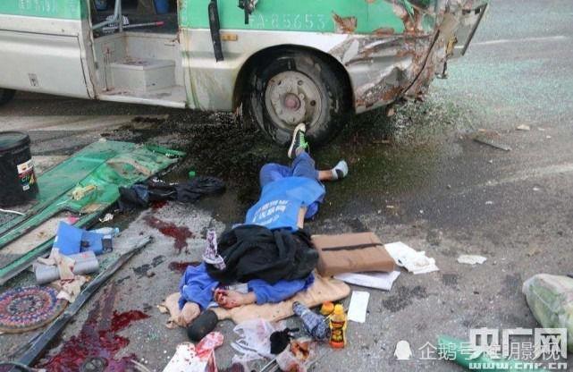 最惨烈的车祸尸块血腥死亡现场