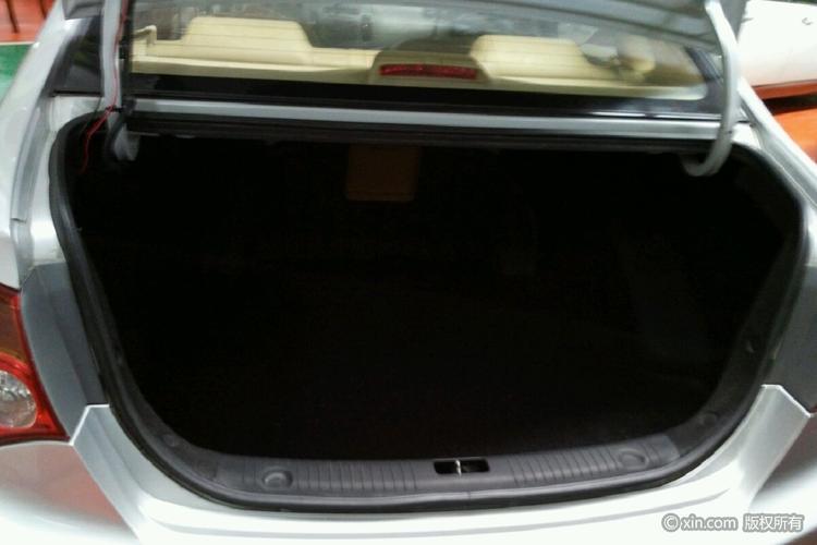 现代 悦动 2010款 1.6 自动 豪华型全价5.80万