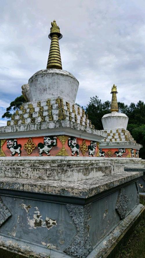 莲花山中居然隐藏着一座,藏传格鲁派寺庙
