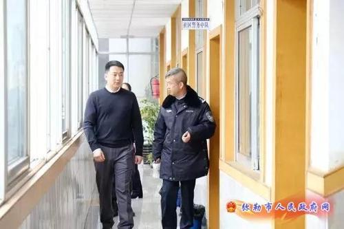 州人民政府副州长州公安局党委书记局长许洋到弥勒市吉山派出所检查
