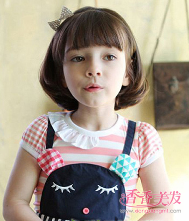 首页 流行发型 儿童发型 普通短发能剪三角形吗 小女孩剪什么短发好看