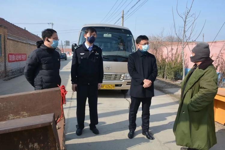 莱州市委书记于宁到卡点督导疫情