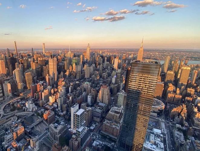 天空以下纽约之上