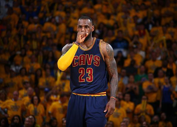 詹姆斯人生最大的耻辱是离开骑士,但詹姆斯永远是骑士的英雄!