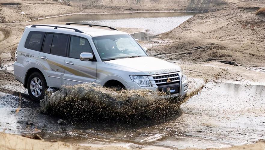 越野利器帕杰罗v97机械增压助力越野硬汉