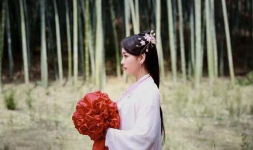 《刀剑缭乱》开播 孟璐玩穿越演史上最逗比美女