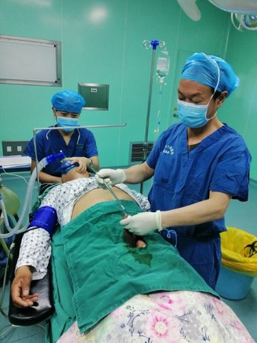 海南州泌尿外科新开展"无痛尿道扩张术"