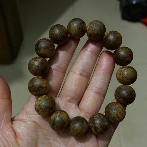 绿奇楠沉香的功效与作用 正宗海南莺歌绿奇楠软油手串