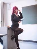 性感女神cosplay麻辣女教师黑丝美腿大胸撩人写真图片