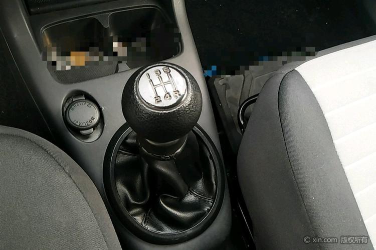 铃木雨燕档把特写