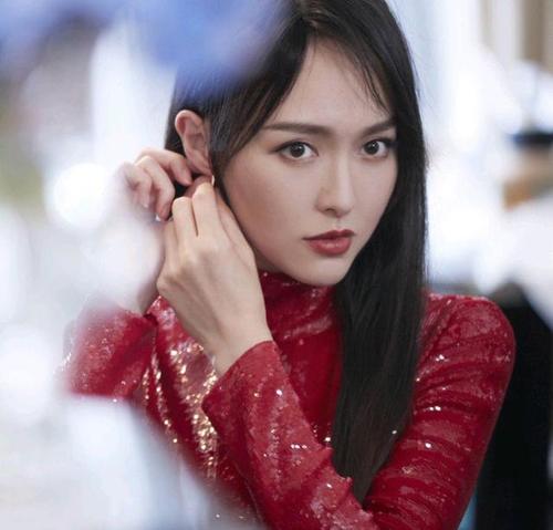 唐嫣出席valentino 2021春夏时装秀云看秀活动,气质