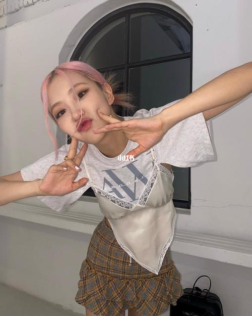 rosé朴彩英私服穿搭_朴彩英_私服穿搭_adidas怎么样