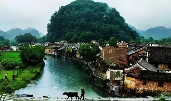 3,信阳郝堂村陕州地坑院位于三门峡市陕州区张汴乡北营村,是目前中国