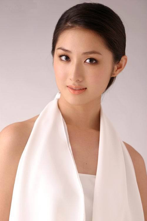 涂黎曼代言费报价158-1069-6499