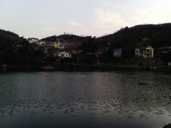 02.23---2014.07.04在南京.南山湖,特别漂亮的别墅群,特别喜欢.