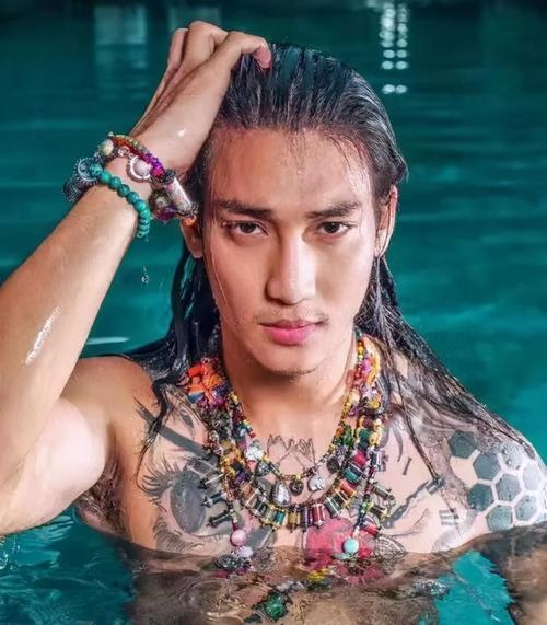 缅甸188cm男模,撞脸金城武,"海王"身材,火遍东南亚,爱