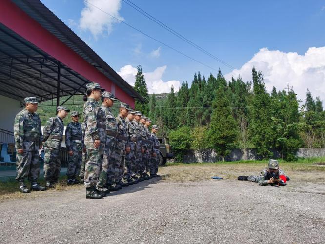 贵州陆军预备役步兵师炮兵团举行2020年度预备役军官任职,授衔仪式