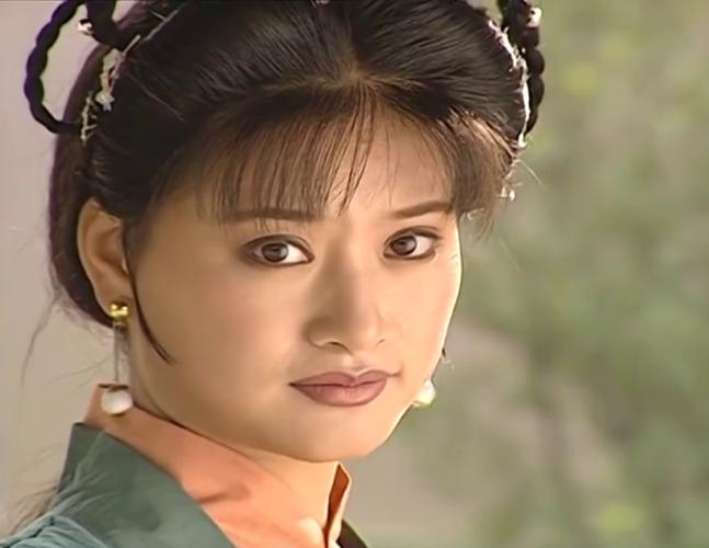 她脸如莲萼唇似樱桃,她正是《水浒传》中武松的妹妹