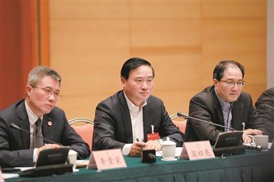翁祖亮参加政协浦东六届二次会议专题会议.