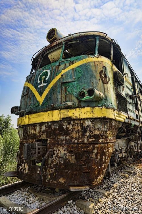 "老东风"被遗弃在桂林某火车站,如果售价一百万你觉得值不值?