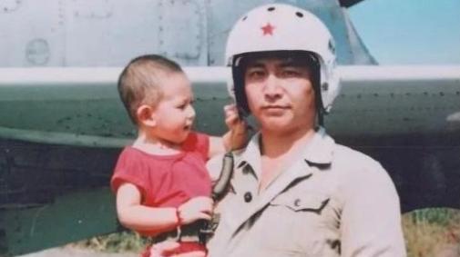 "海空卫士"王伟:牺牲时年仅32岁,留下未成年儿子,现状