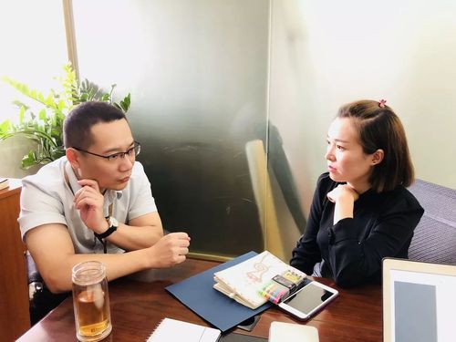 有了目标奋斗才有方向 师徒间"心灵"的沟通 未来的路上你不孤单 一对