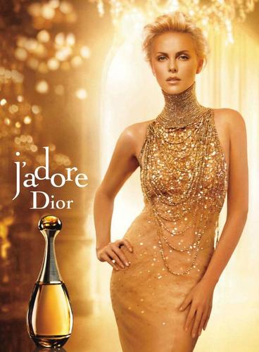 代言费:7500万美元查理兹·塞隆&迪奥真我香水乔治·克鲁尼在2005年